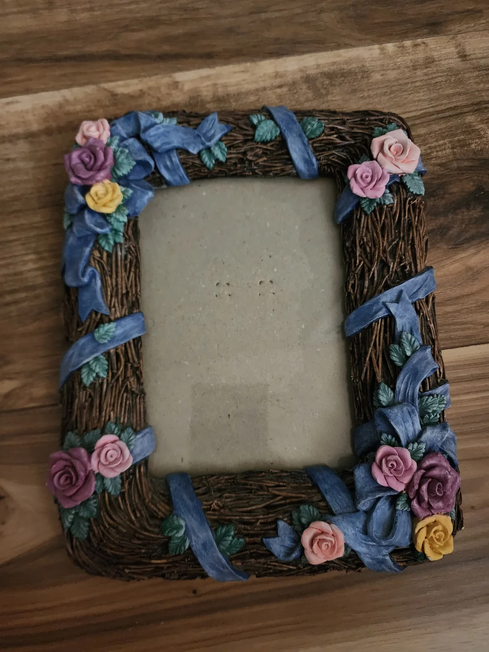 Vintage 1990 Figi Graphics 5x7 Floral Rose Ribbon Picture Frame With Glass